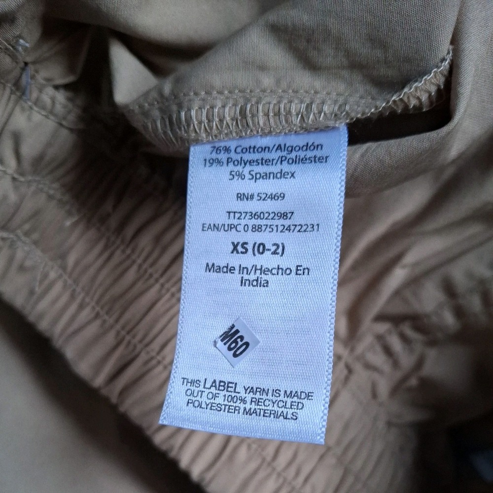 Time and Tru Women's Beige Chino Shorts Pleated Elastic Drawstring Pockets XS - Picture 7 of 8